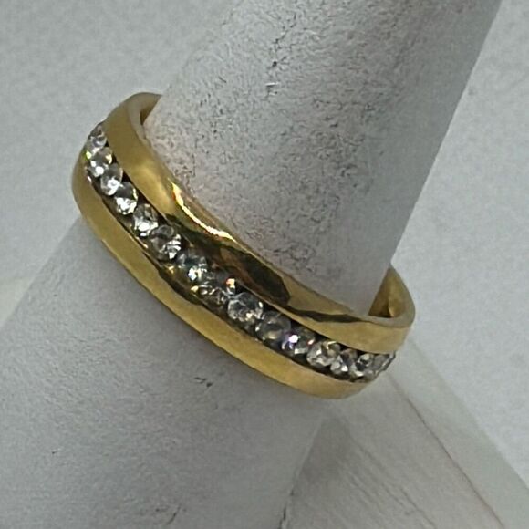 NWOT Size 6 Titanium steel with zircon eternity band - Picture 2 of 4
